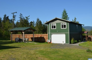 Welcome to this beautifully crafted single-level rambler on 5 - photo 35