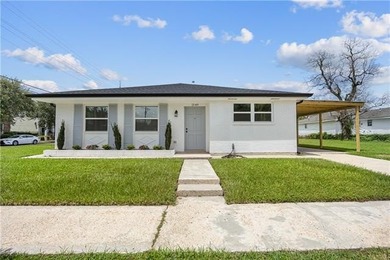 Lake Pontchartrain Home For Sale in New Orleans Louisiana