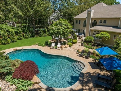 19 Cassandra Lane is a beautiful combination of some classic - photo 3