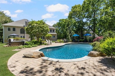 19 Cassandra Lane is a beautiful combination of some classic - photo 5