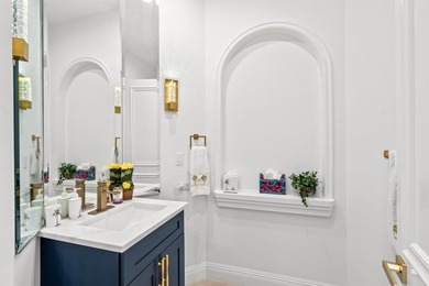 Boca Raton elegance meets European elan at this lakefront - photo 11