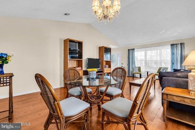 **PRICE IMPROVEMENT** Step into this beautifully maintained - photo 11