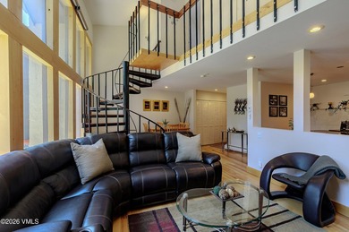 Wake up to mountain living at its best. Nestled in the heart of - photo 3