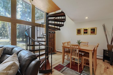 Wake up to mountain living at its best. Nestled in the heart of - photo 4