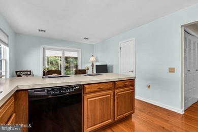 **PRICE IMPROVEMENT** Step into this beautifully maintained - photo 15