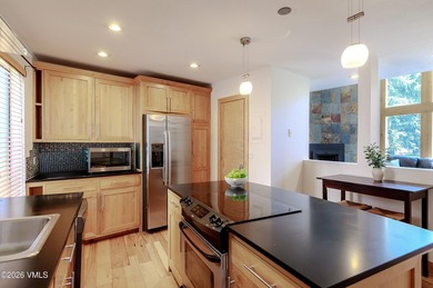 Wake up to mountain living at its best. Nestled in the heart of - photo 5