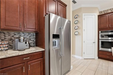 This is it! Beautiful 3 bedroom + den, 3 full bath home with a - photo 18