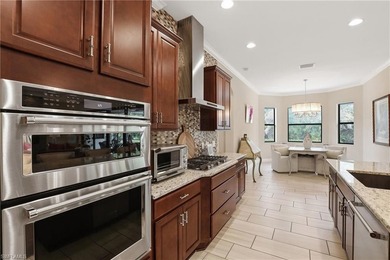 This is it! Beautiful 3 bedroom + den, 3 full bath home with a - photo 19
