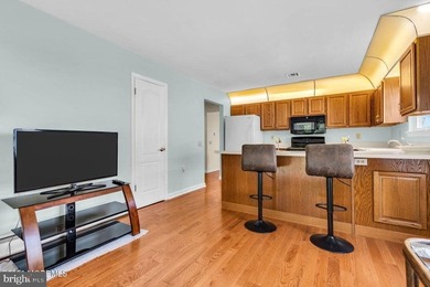**PRICE IMPROVEMENT** Step into this beautifully maintained - photo 23