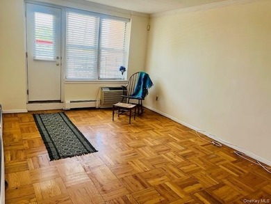 Well maintained large 2 bedroom with Terrace. This elevator - photo 6