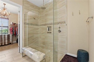 This is it! Beautiful 3 bedroom + den, 3 full bath home with a - photo 29