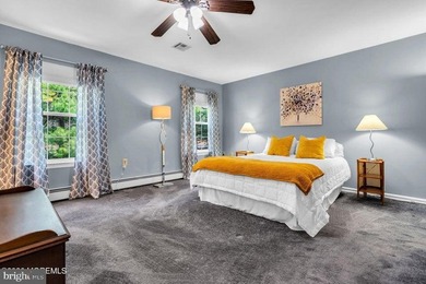 **PRICE IMPROVEMENT** Step into this beautifully maintained - photo 29
