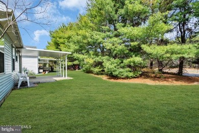 **PRICE IMPROVEMENT** Step into this beautifully maintained - photo 32