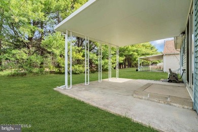 **PRICE IMPROVEMENT** Step into this beautifully maintained - photo 34