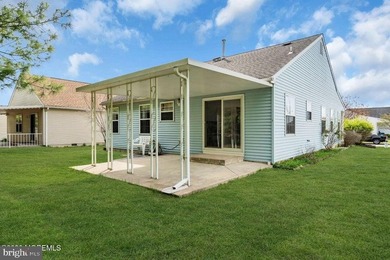 **PRICE IMPROVEMENT** Step into this beautifully maintained - photo 35