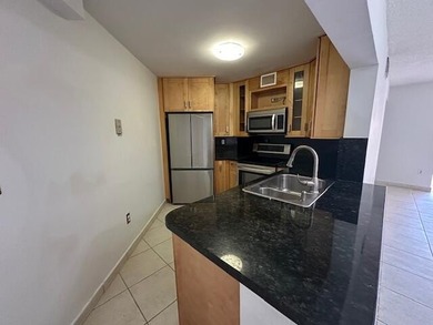 Excellent buyer or investor 2/2 first floor unit in West - photo 3