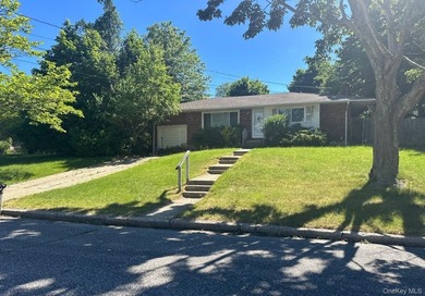 This Ranch Style Home Features 3 Bedrooms, Full Bath, Eat In - photo 4