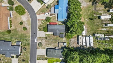 Welcome to the beach! This charming 3-bedroom, 2-bath home - photo 2