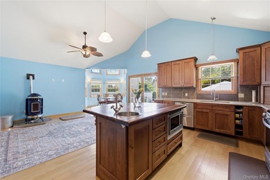 Welcome to this beautifully upgraded and meticulously maintained - photo 12