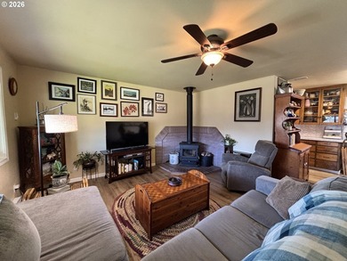 Welcome home to this beautifully maintained 1969 charmer - photo 8