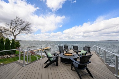 Lakefront luxury meets architectural distinction in this - photo 34