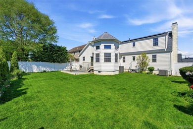 Welcome to this beautifully upgraded and meticulously maintained - photo 35