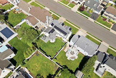Welcome to this beautifully upgraded and meticulously maintained - photo 39