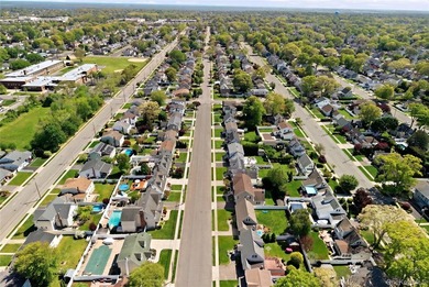 Welcome to this beautifully upgraded and meticulously maintained - photo 42