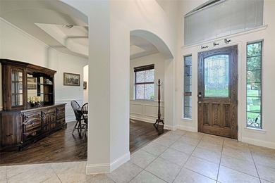 Gorgeous lakefront cul-de-sac property featuring 6 bedrooms, 4 - photo 3