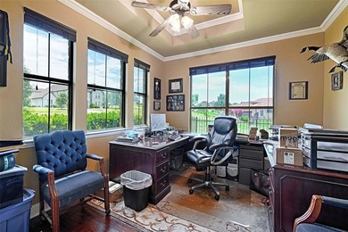 Gorgeous lakefront cul-de-sac property featuring 6 bedrooms, 4 - photo 5