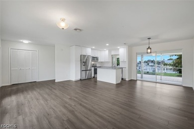 Experience the ultimate Florida lifestyle in this beautiful - photo 4