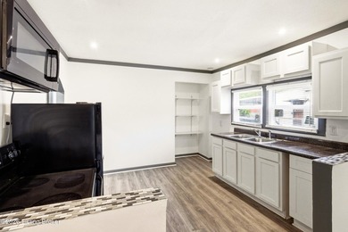 Welcome to 4002 Greenwood Ave, a beautifully updated home - photo 8