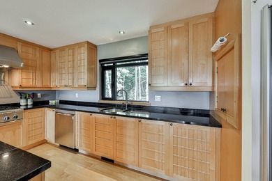 Panoramic views of Saint-Sauveur valley and Sommet Gabriel ski - photo 33