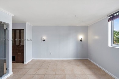 A South Beach condo that checks all the boxes. This 700 sq ft, 1 - photo 12