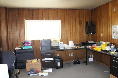 Versatile 50' x 80' heated and air-conditioned commercial shop - photo 15