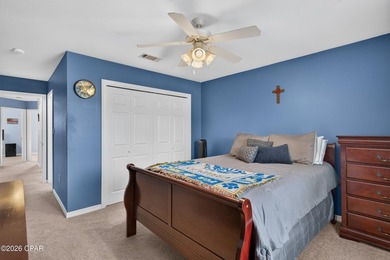 Welcome home to this inviting 3-bedroom, 2.5-bath property - photo 18