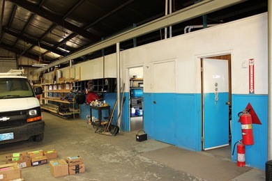 Versatile 50' x 80' heated and air-conditioned commercial shop - photo 18
