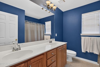 Welcome home to this inviting 3-bedroom, 2.5-bath property - photo 25