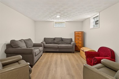 Welcome to 20 Flamingo Dr in Gates, fully renovated ranch-style - photo 33