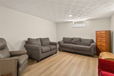 Welcome to 20 Flamingo Dr in Gates, fully renovated ranch-style - photo 35