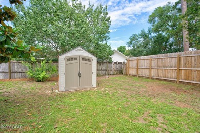 Welcome home to this inviting 3-bedroom, 2.5-bath property - photo 37