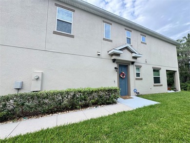 End-unit BridgeHaven townhome with brand-new A/C and heat pump - photo 4