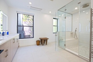 391 Manhattan Avenue A masterfully renovated South Harlem - photo 11
