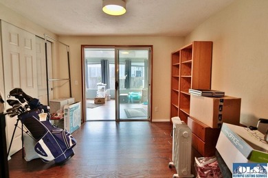 Welcome to your serene retreat in Parkwood Estates, a peaceful - photo 17