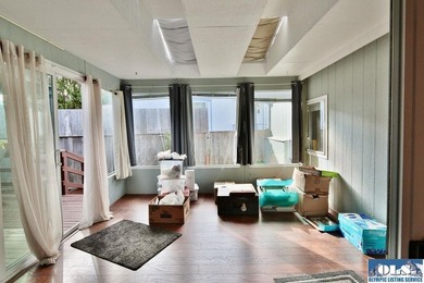 Welcome to your serene retreat in Parkwood Estates, a peaceful - photo 18
