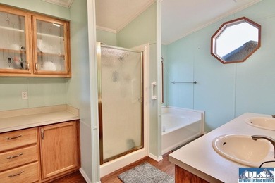 Welcome to your serene retreat in Parkwood Estates, a peaceful - photo 20