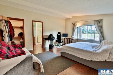 Welcome to your serene retreat in Parkwood Estates, a peaceful - photo 22