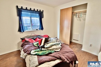 Welcome to your serene retreat in Parkwood Estates, a peaceful - photo 23