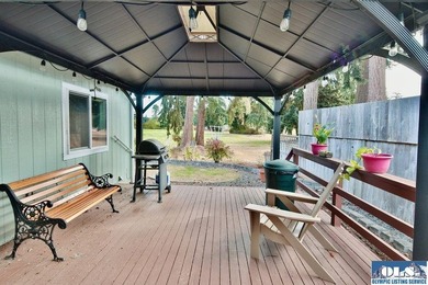 Welcome to your serene retreat in Parkwood Estates, a peaceful - photo 27