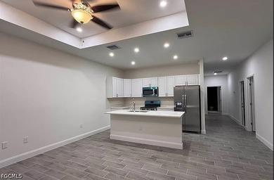 This is a brand-new construction duplex offering exceptional - photo 8